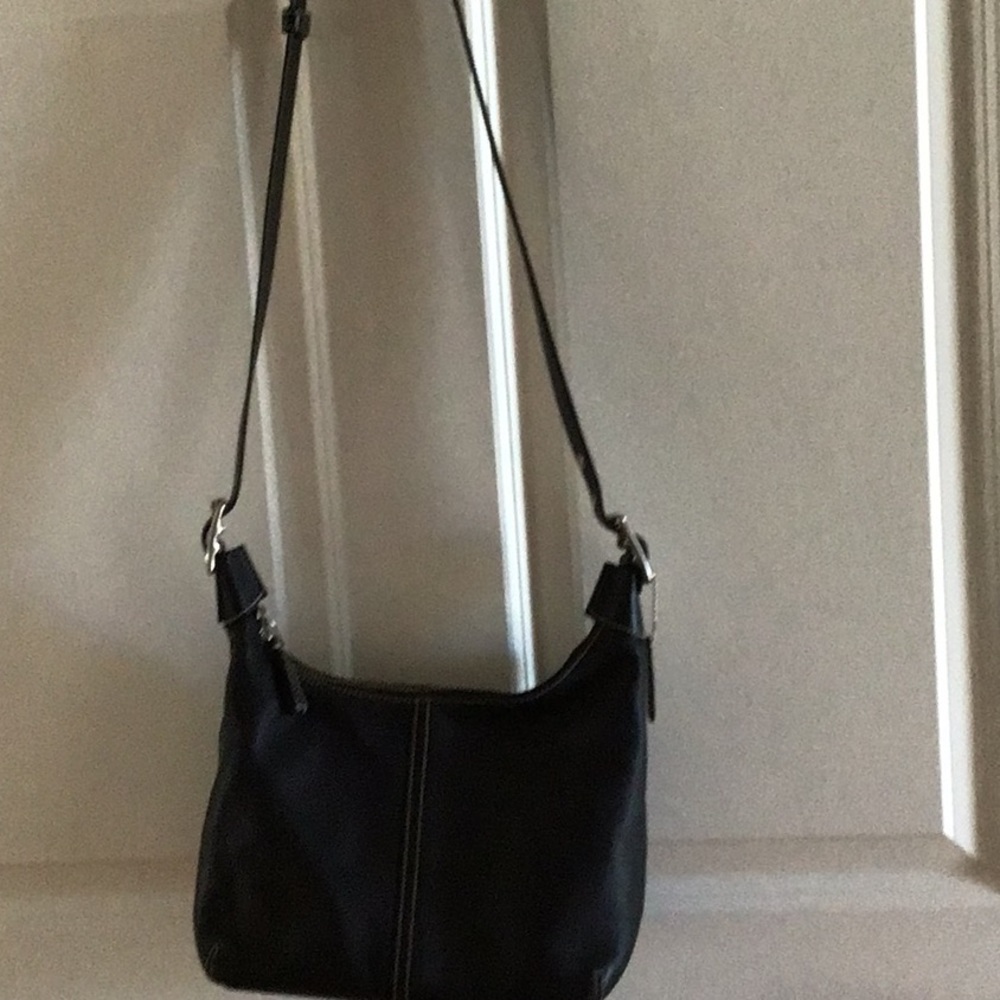 Woman’s black bag - Picture 3 of 7